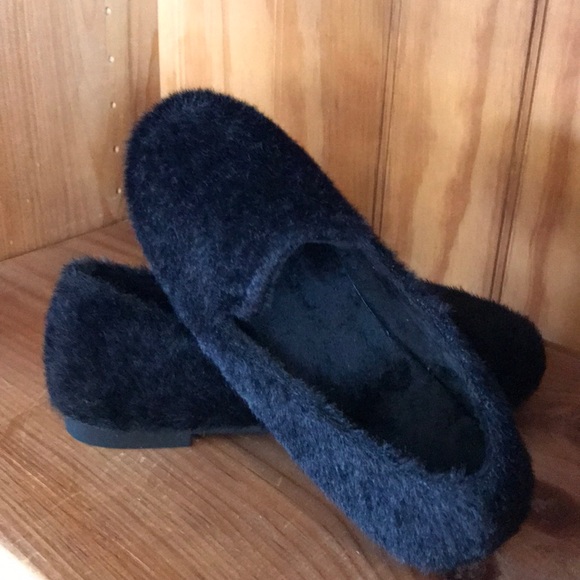 Slippers - Picture 3 of 6